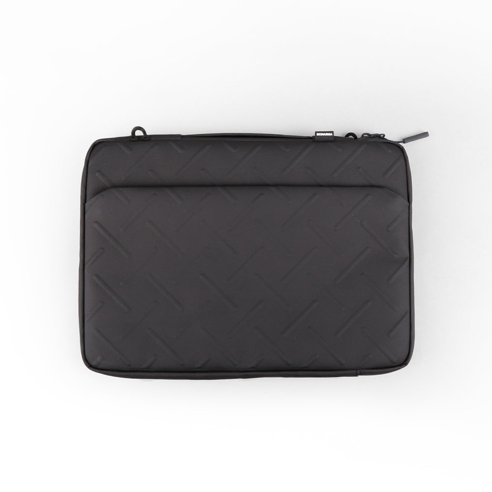 Skinarma Juno 14 inç Uyumlu Cross-Hatch Desenli Naylon Çapraz Vücut Laptop Çantası Skinarma Juno 14 inç Uyumlu Cross-Hatch Desenli Naylon Çapraz Vücut Laptop Çantası